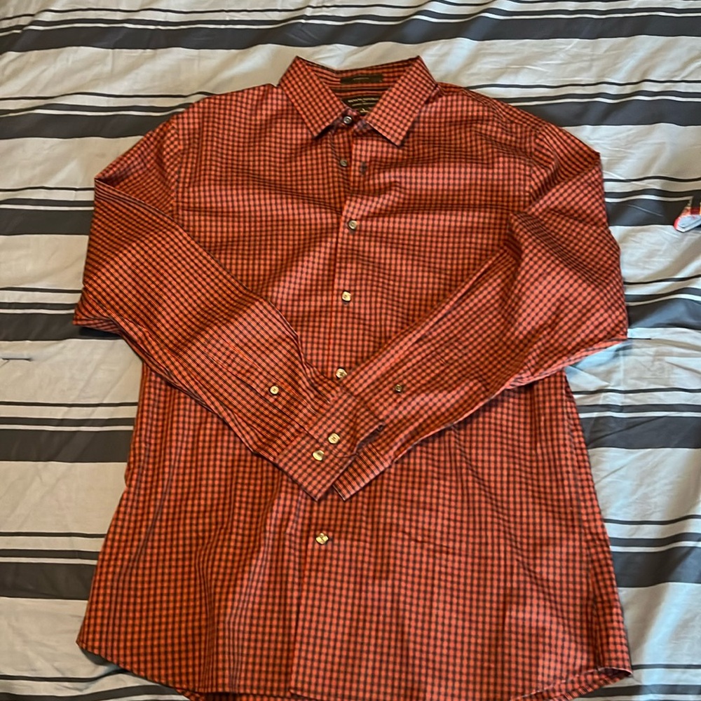 Selling men’s Banana Republic athletic fit size large wrinkle resistant